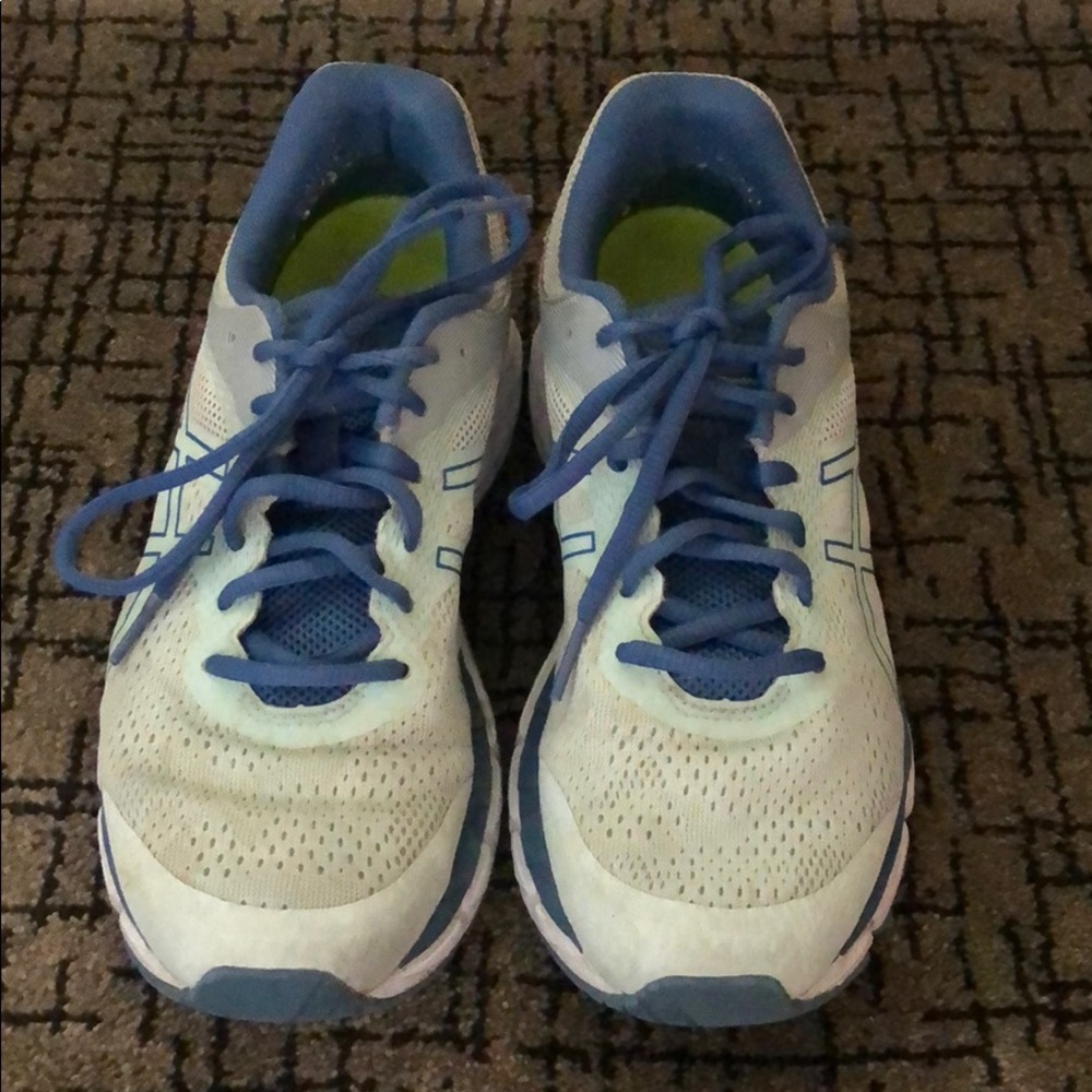ASICS Gel Superion Tennis Shoes!